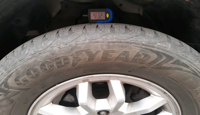 2015 Mahindra TUV300 T8, Diesel, Manual, 76,737 km, tyre