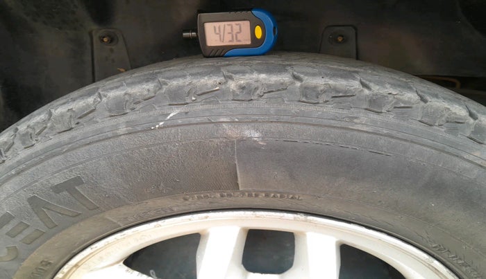 2015 Mahindra TUV300 T8, Diesel, Manual, 76,737 km, tyre