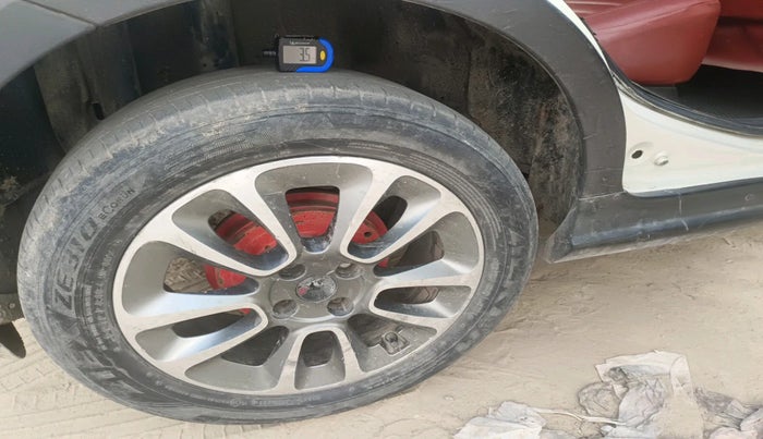 2015 Fiat Avventura ACTIVE MULTIJET 1.3, Diesel, Manual, 81,414 km, tyre