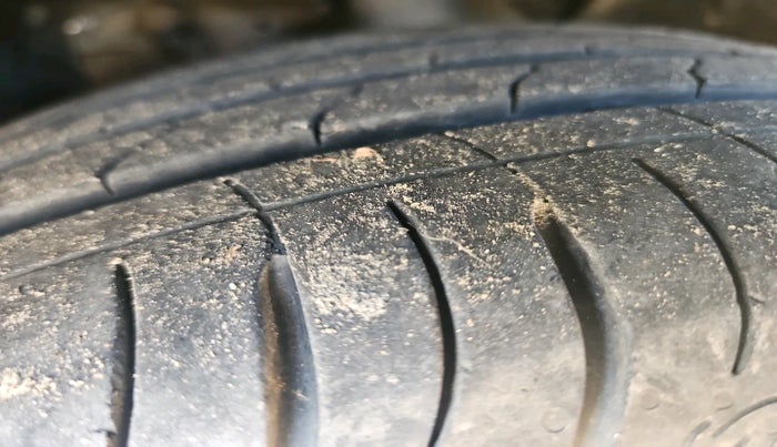 2023 Mahindra XUV700 AX 7 LUXURY P AT 7 STR, Petrol, Automatic, 19,876 km, tyre