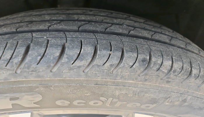 2023 Mahindra XUV700 AX 7 LUXURY P AT 7 STR, Petrol, Automatic, 19,876 km, tyre