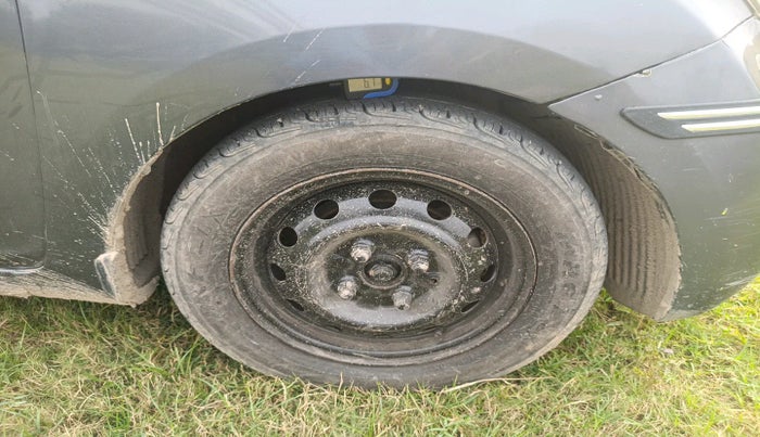 2016 Hyundai Eon MAGNA +, Petrol, Manual, 42,432 km, tyre