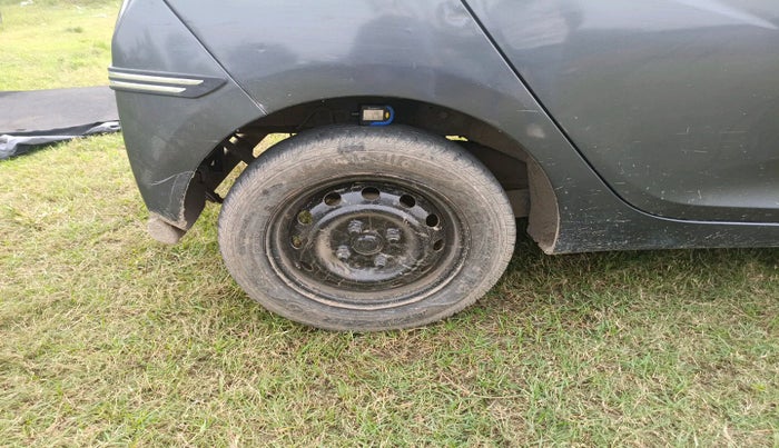 2016 Hyundai Eon MAGNA +, Petrol, Manual, 42,432 km, tyre