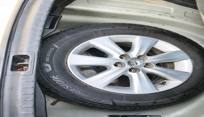 2016 Toyota Corolla Altis G CVT PETROL, Petrol, Automatic, 1,43,394 km, tyre