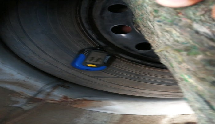 2010 Maruti Ritz VDI, Diesel, Manual, 1,12,592 km, tyre