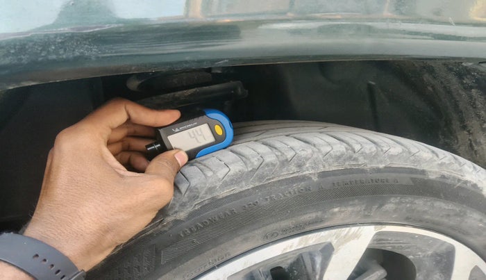 2021 Jeep Compass MODEL S (O) DIESEL 4X4 AT, Diesel, Automatic, 1,13,681 km, tyre