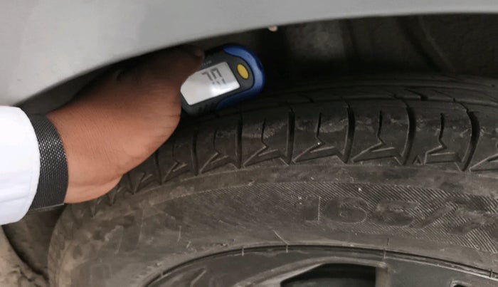 2020 Hyundai GRAND I10 NIOS SPORTZ AMT 1.2 KAPPA VTVT, Petrol, Automatic, 3,50,000 km, tyre