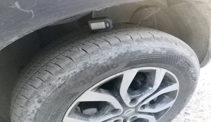 2016 Nissan Terrano XL (D), Diesel, Manual, 1,40,944 km, tyre