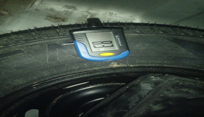 2018 Renault Kwid RXL, Petrol, Manual, 9,695 km, tyre