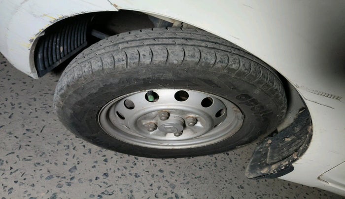 2012 Hyundai Eon D-LITE+, Petrol, Manual, 33,483 km, tyre