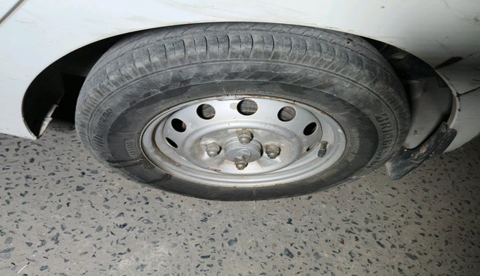 2012 Hyundai Eon D-LITE+, Petrol, Manual, 33,483 km, tyre