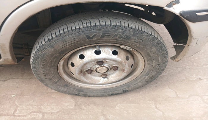 2010 Maruti Alto LXI, Petrol, Manual, 40,495 km, tyre