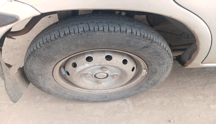 2010 Maruti Alto LXI, Petrol, Manual, 40,495 km, tyre