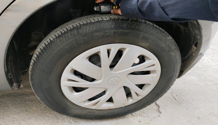 2015 Maruti Swift VXI, Petrol, Manual, 42,269 km, tyre