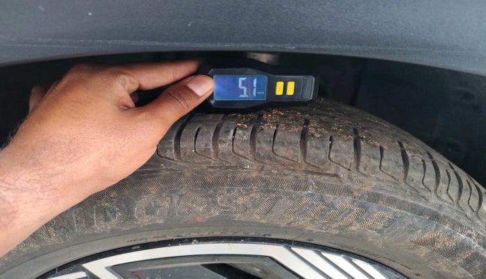 2023 Tata NEXON FEARLESS + SUNROOF DUAL TONE 1.2 PETROL, Petrol, Manual, 12,977 km, tyre