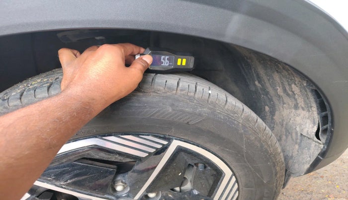 2023 Tata NEXON FEARLESS + SUNROOF DUAL TONE 1.2 PETROL, Petrol, Manual, 12,977 km, tyre