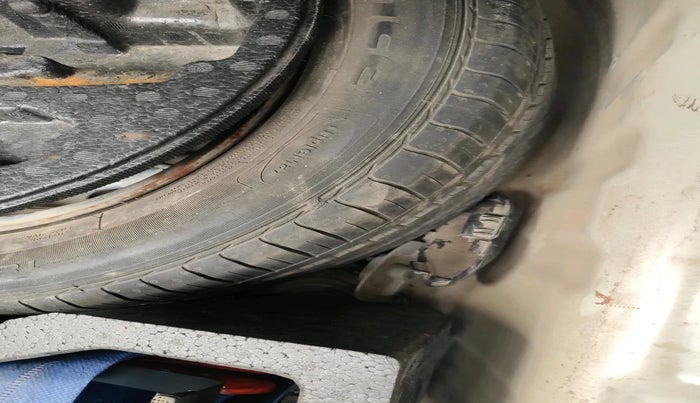 2015 Maruti Ciaz VDI, Diesel, Manual, 1,11,226 km, tyre