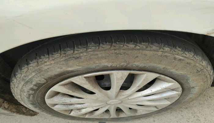 2015 Maruti Ciaz VDI, Diesel, Manual, 1,11,226 km, tyre