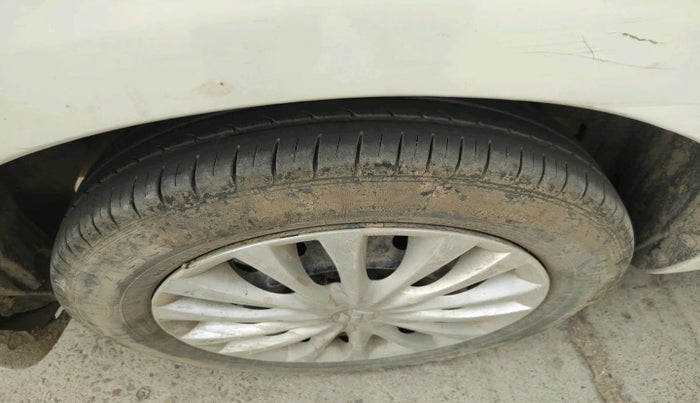 2015 Maruti Ciaz VDI, Diesel, Manual, 1,11,226 km, tyre