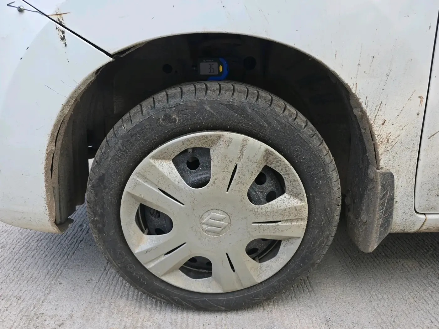 2017 Maruti Wagon R 1.0 VXI, Petrol, Manual, 61,570 km, tyre