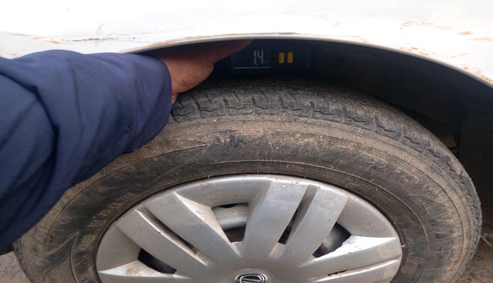 2014 Hyundai Eon ERA +, Petrol, Manual, 41,023 km, tyre