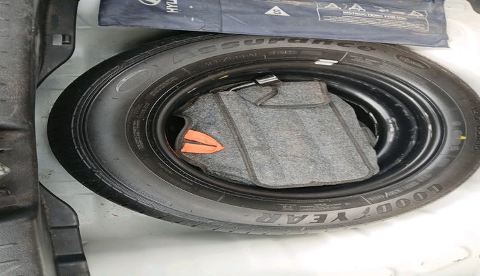 2021 Hyundai VENUE SX (O) 1.5 CRDI, Diesel, Manual, 1,25,636 km, tyre