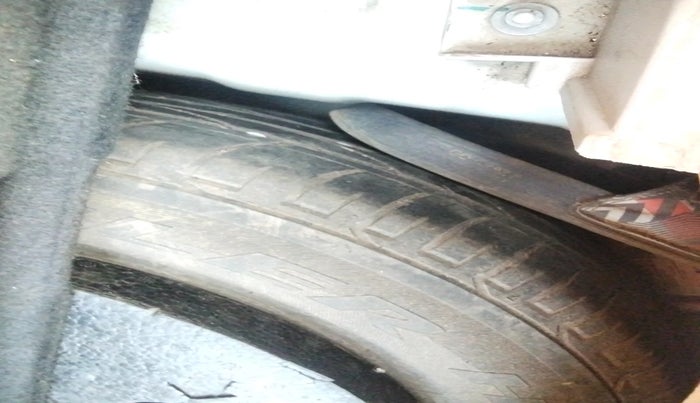 2021 Mahindra XUV300 W6 1.5 Sunroof Diesel, Diesel, Manual, 67,316 km, tyre