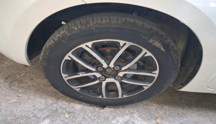 2022 Maruti Swift VXI AMT, Petrol, Automatic, 67,433 km, tyre