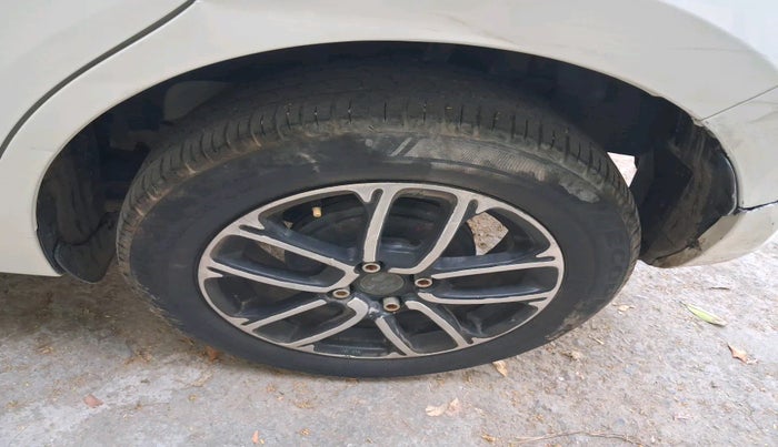 2022 Maruti Swift VXI AMT, Petrol, Automatic, 67,433 km, tyre