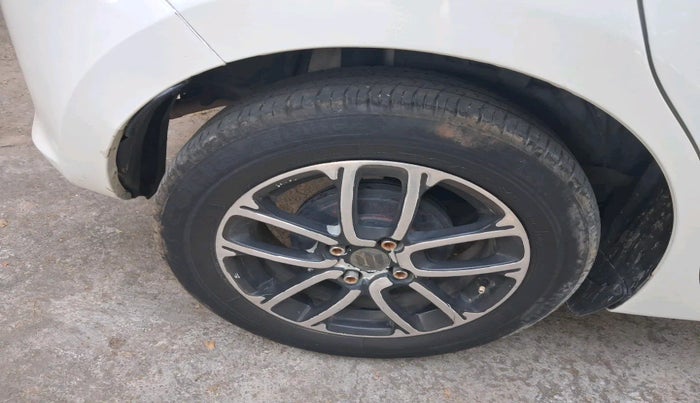 2022 Maruti Swift VXI AMT, Petrol, Automatic, 67,433 km, tyre