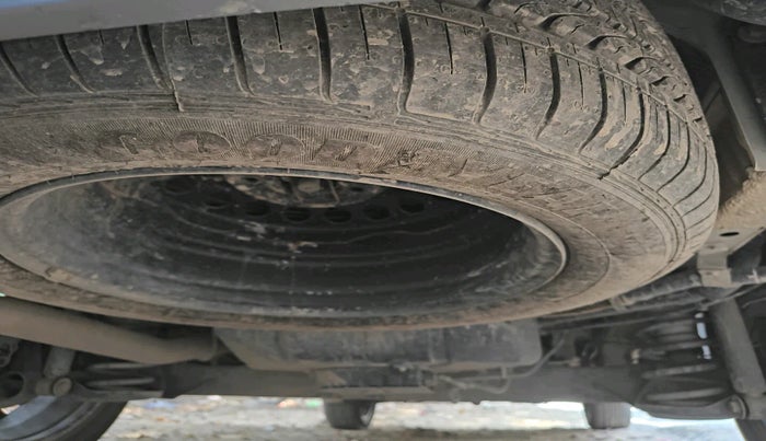 2022 MG HECTOR PLUS SELECT 2.0 DIESEL TURBO MT 7-STR, Diesel, Manual, 69,930 km, tyre