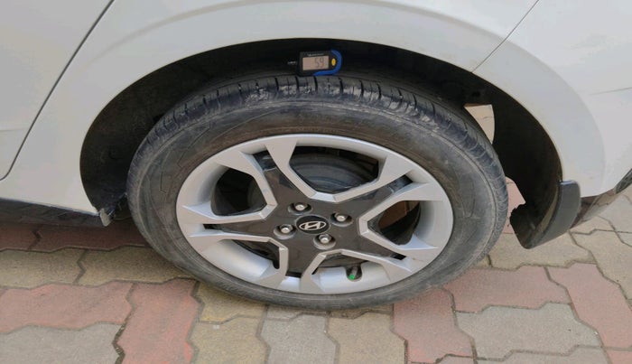 2024 Hyundai NEW I20 SPORTZ 1.2 MT, Petrol, Manual, 6,058 km, tyre