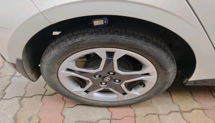 2024 Hyundai NEW I20 SPORTZ 1.2 MT, Petrol, Manual, 6,058 km, tyre