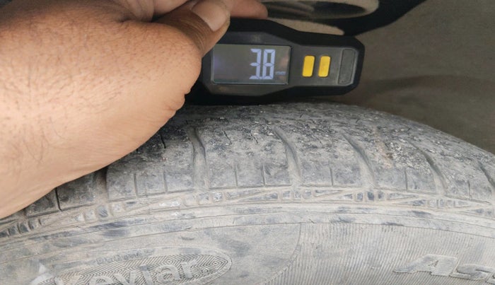 2011 Ford Figo TITANIUM 1.2 PETROL, Petrol, Manual, 80,416 km, tyre