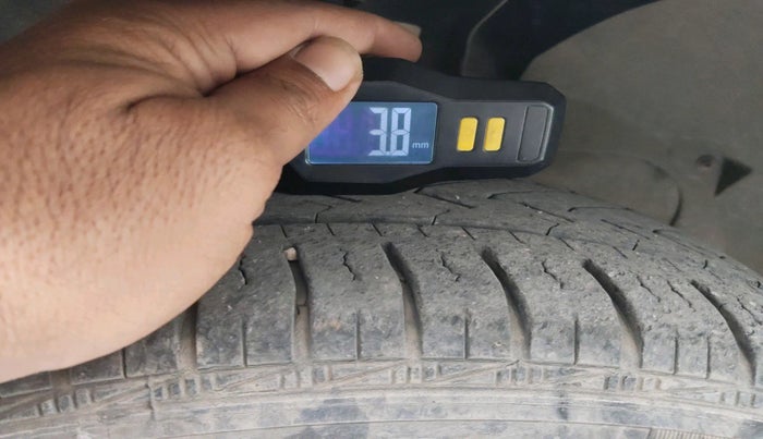 2011 Ford Figo TITANIUM 1.2 PETROL, Petrol, Manual, 80,416 km, tyre