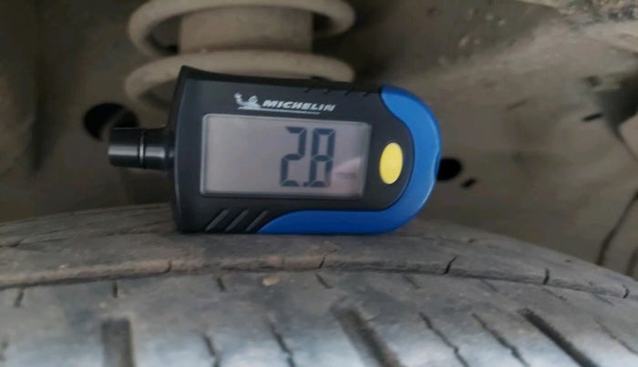 2015 Maruti Wagon R 1.0 VXI, Petrol, Manual, 90,164 km, tyre