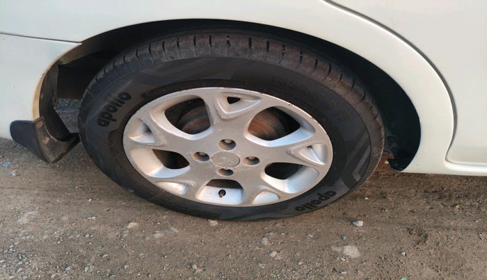 2013 Renault Scala RXZ DIESEL, Diesel, Manual, 69,851 km, tyre