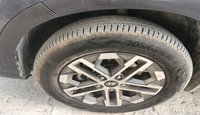 2022 Hyundai VENUE SX 1.2 PETROL, Petrol, Manual, 72,360 km, tyre