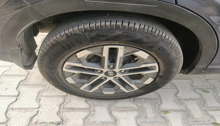 2022 Hyundai VENUE SX 1.2 PETROL, Petrol, Manual, 72,360 km, tyre