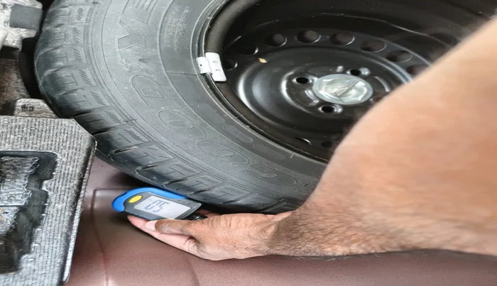 2013 Honda Amaze 1.2L I-VTEC VX, Petrol, Manual, 35,442 km, tyre