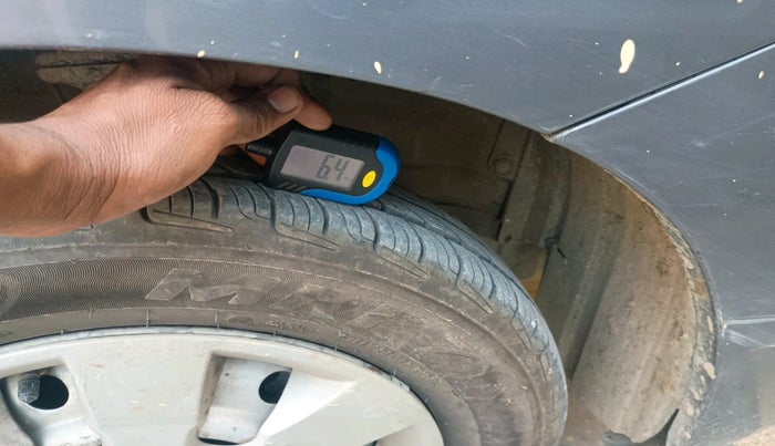 2015 Maruti Wagon R 1.0 LXI CNG, Petrol, Manual, 1,54,471 km, tyre