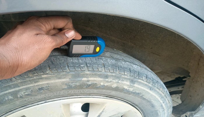 2015 Maruti Wagon R 1.0 LXI CNG, Petrol, Manual, 1,54,471 km, tyre