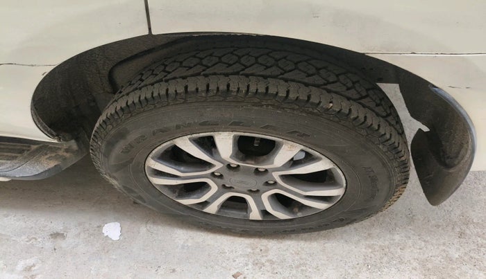 2019 Ford Endeavour TITANIUM PLUS 3.2 4X4 AT SUNROOF, Diesel, Automatic, 1,10,887 km, tyre