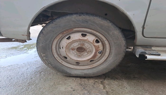 2011 Maruti Eeco 7 STR, Petrol, Manual, 88,830 km, tyre