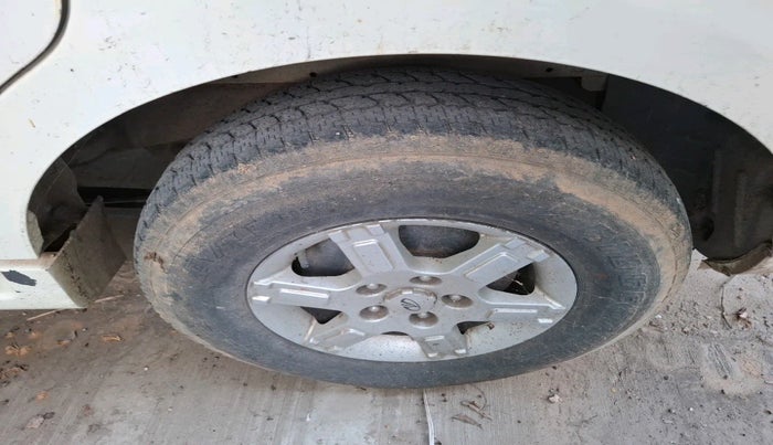 2010 Mahindra Xylo E8 BS III, Diesel, Manual, 81,982 km, tyre