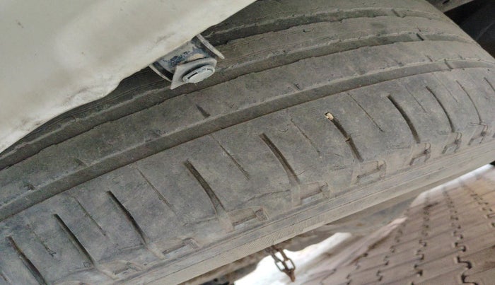 2011 Toyota Fortuner 3.0 4X4 MT, Diesel, Manual, 2,35,278 km, tyre