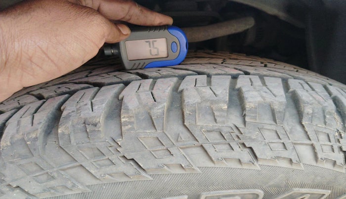 2011 Toyota Fortuner 3.0 4X4 MT, Diesel, Manual, 2,35,278 km, tyre