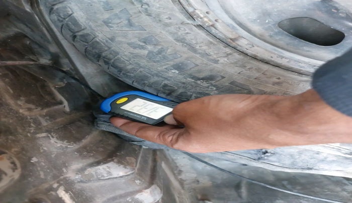 2017 Renault Kwid RXT 1.0, Petrol, Manual, 70,202 km, tyre