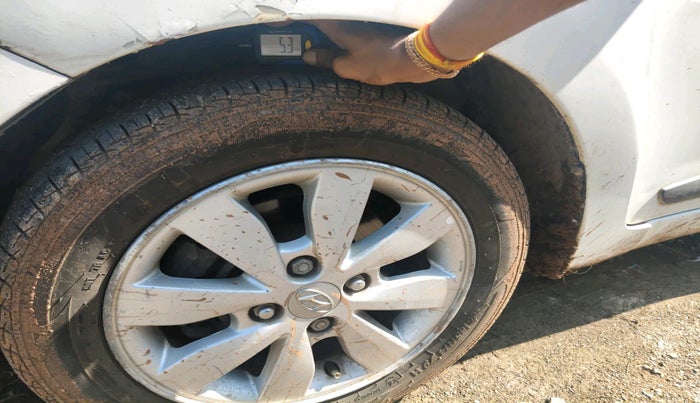 2014 Hyundai Xcent S (O) 1.2, Petrol, Manual, 1,61,043 km, tyre