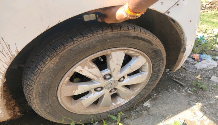 2014 Hyundai Xcent S (O) 1.2, Petrol, Manual, 1,61,043 km, tyre